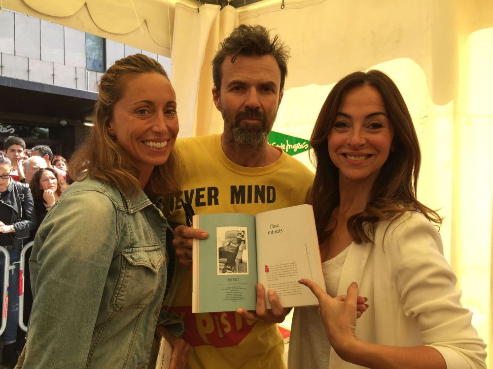 gemma mengual pau dones carme barcelo firma libro
